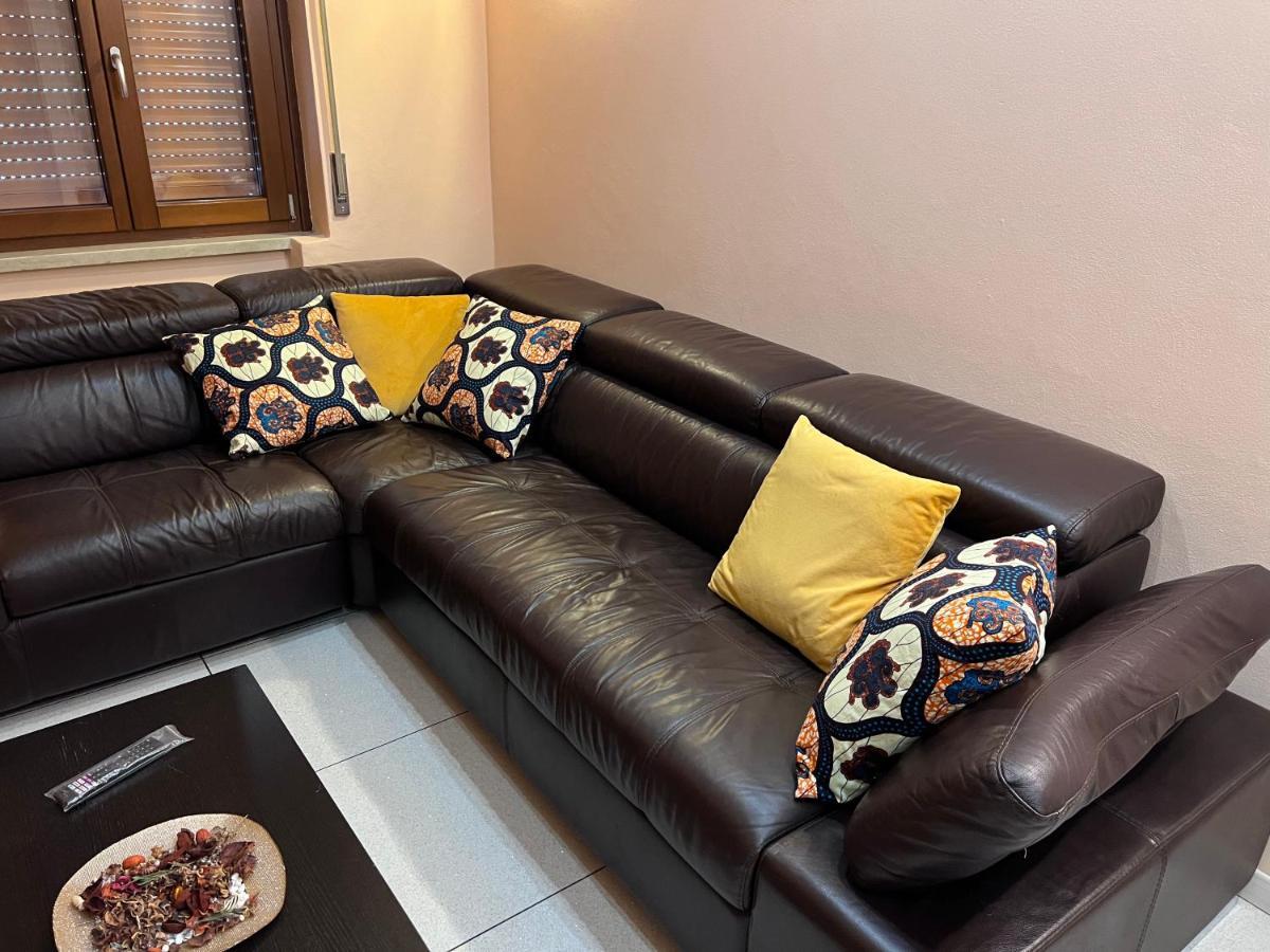 Stay In Style - Vibrant Condo In San Giovanni Lupatoto Exterior photo